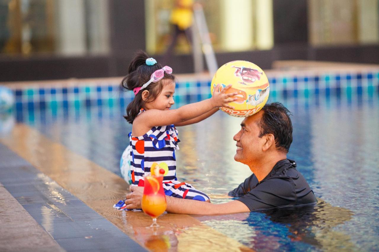 Holiday Inn Dhaka City Centre By Ihg מראה חיצוני תמונה